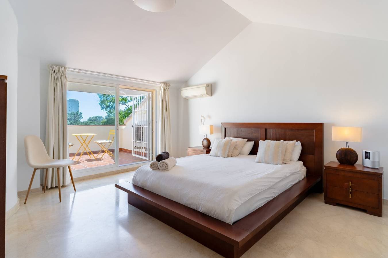 Foto 11 von 29: Ferienwohnung 'Lechuza Elviria Marbella 2' mit Gemeinschaftspool, Wi-Fi und Klimaanlage