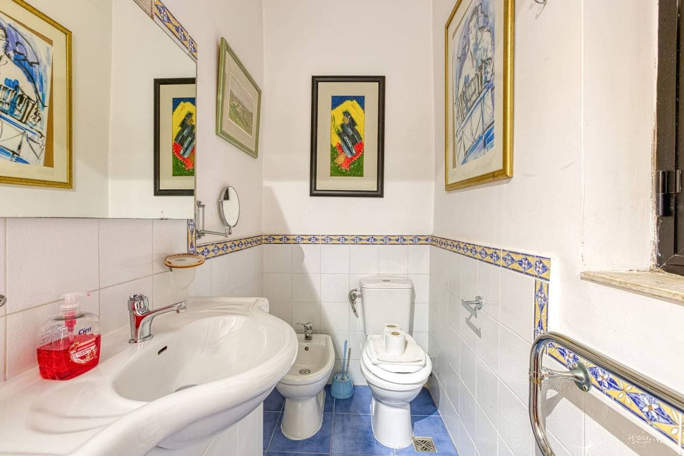 Foto 9 von 71: Ferienwohnung für 8 Personen mit Balkon