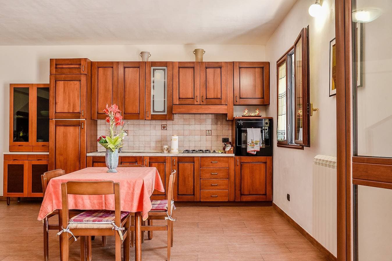 Foto 10 von 30: Ferienwohnung 'Villa Sovareto' mit Meerblick, Gemeinschaftsgarten und WLAN