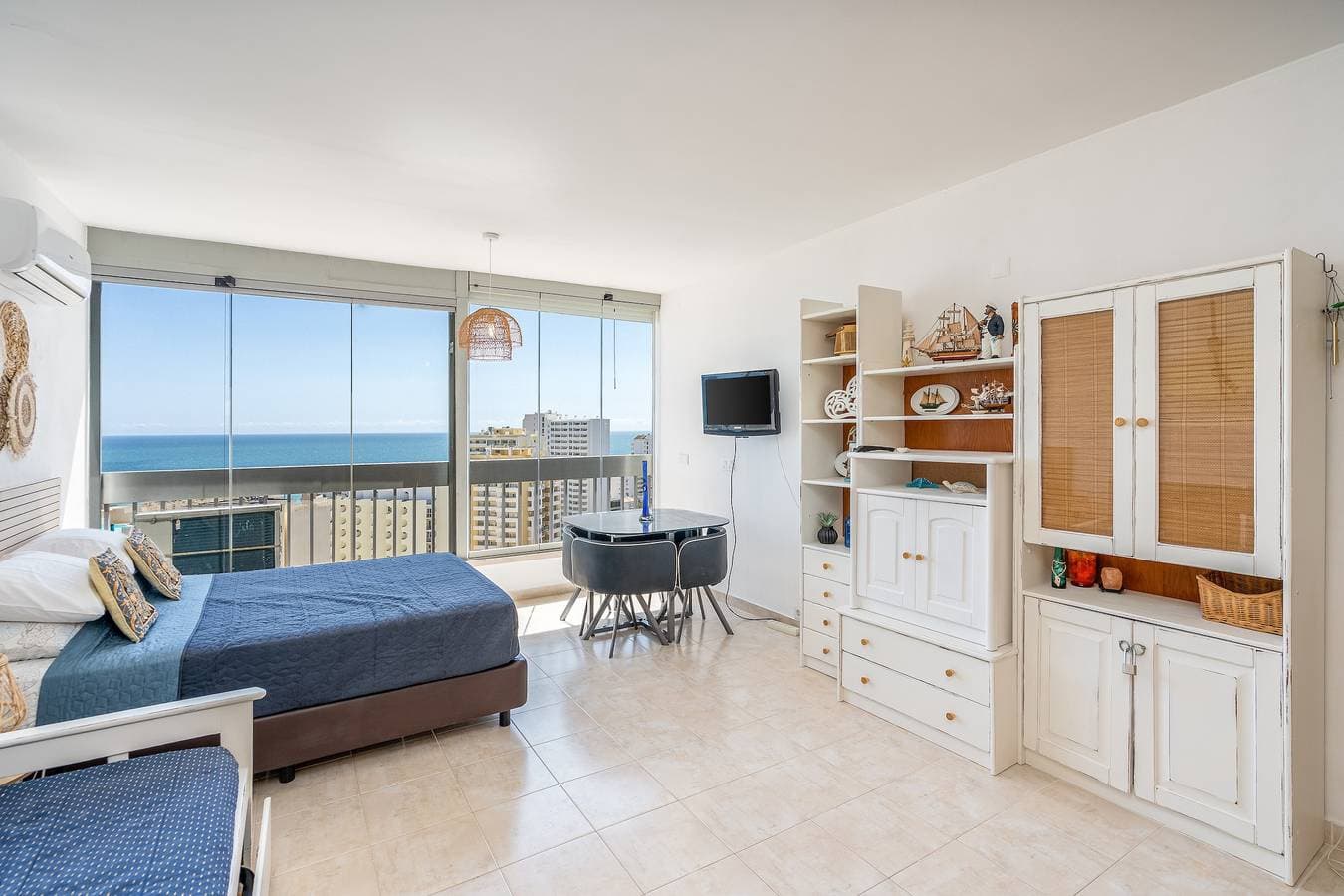 Foto 5 von 22: Ferienwohnung 'Modern Beach' mit Meerblick, Wi-Fi und Klimaanlage