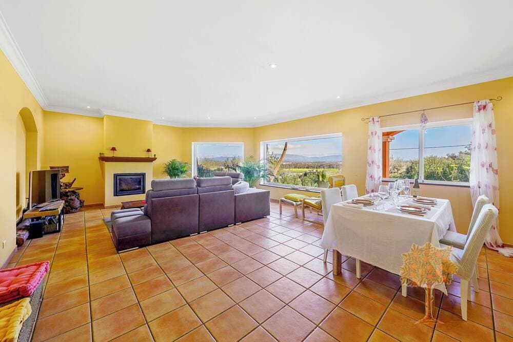 Foto 11 von 25: \"Orange Tree Villa Alvor - South - Facing Family Villa with Private Poll\"