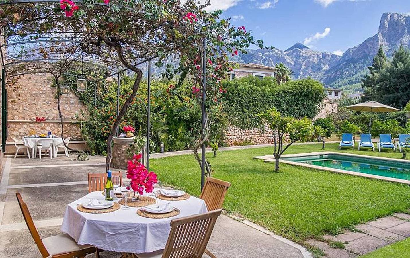 Foto 5 von 23: Chalet Casa Futbol mit Bergblick, Pool, WLAN, Klimaanlage, Terrassen und Garten