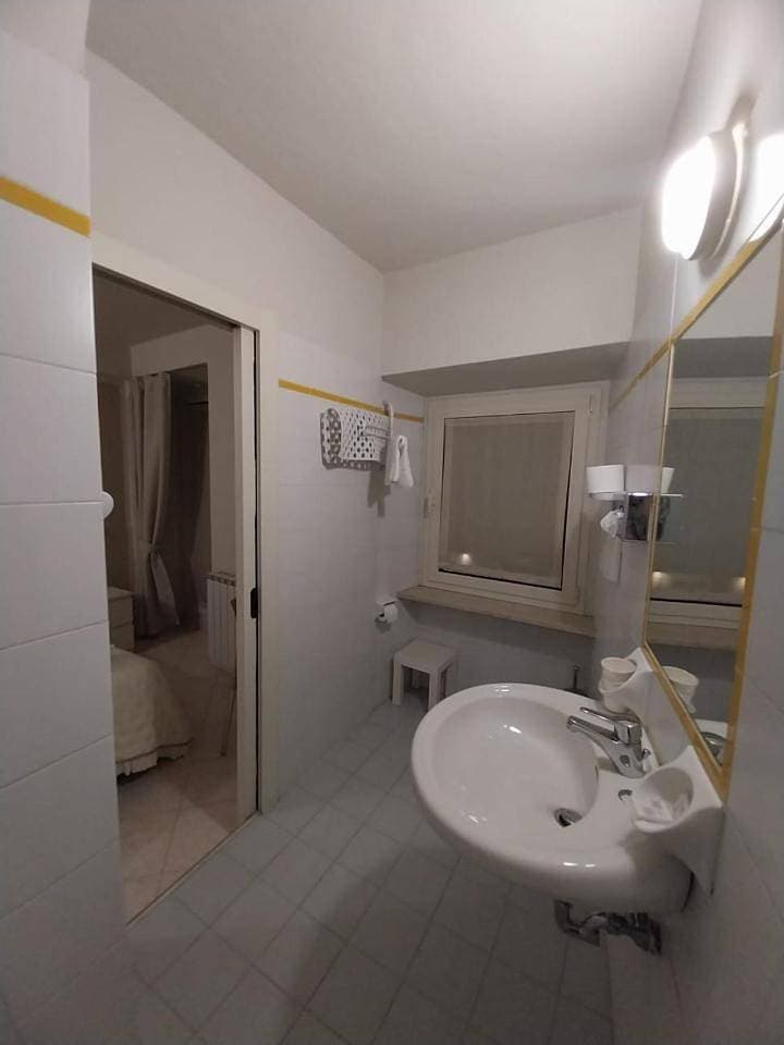 Foto 9 von 14: Double Room with Private Bathroom