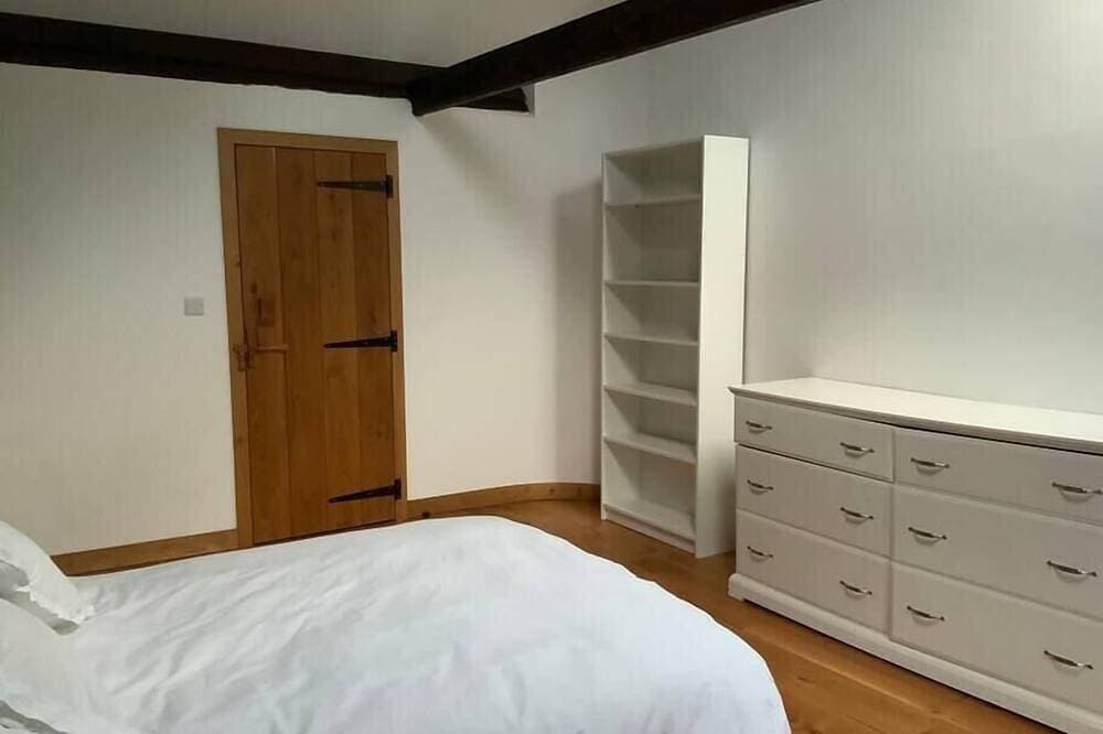 Foto 6 von 30: Delightful 4Bd Home full of Flair Edenbridge Kent