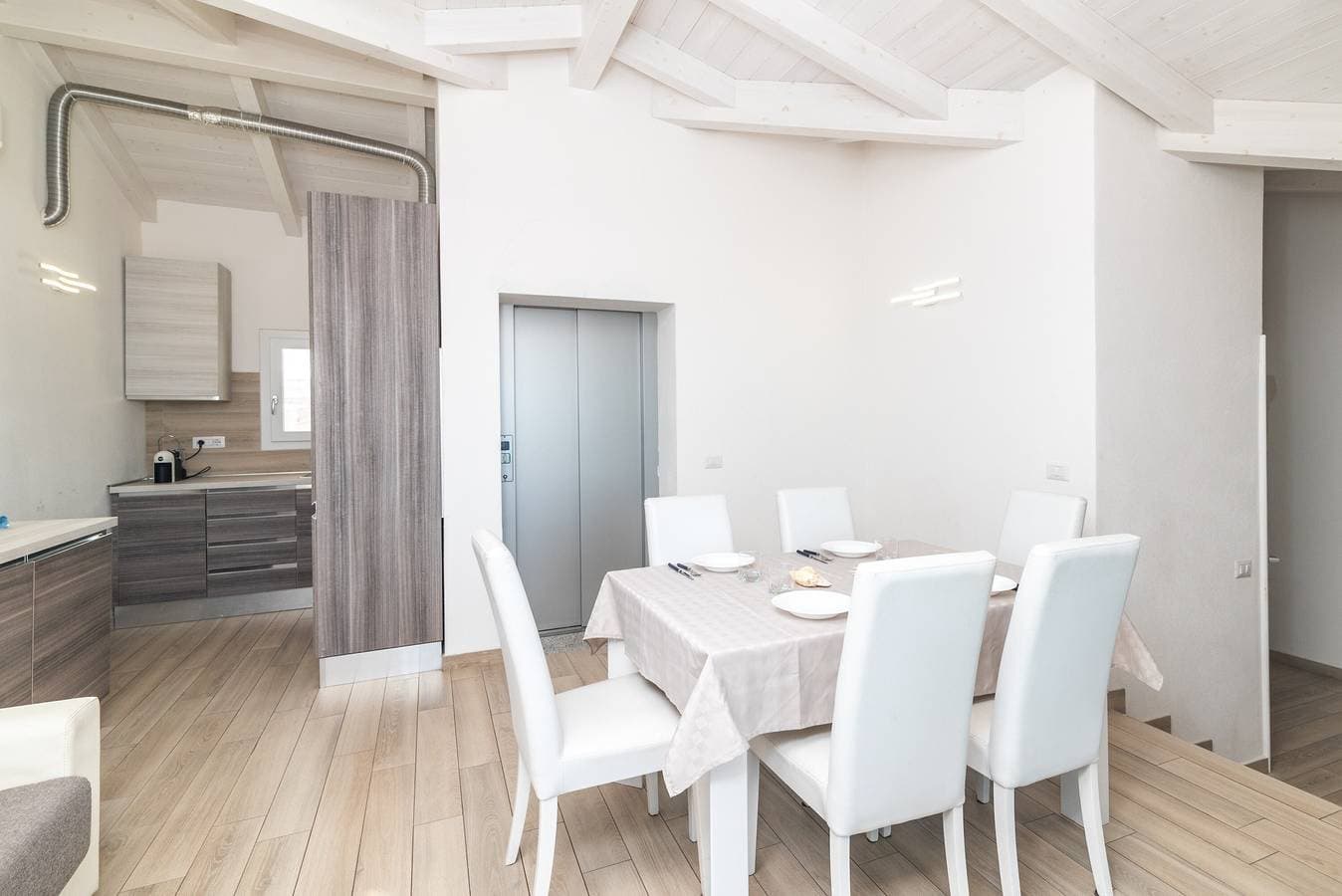 Foto 7 von 20: Ferienwohnung 'Attico Con Vista Mare A Budoni' mit Meerblick, Terrasse und Klimaanlage