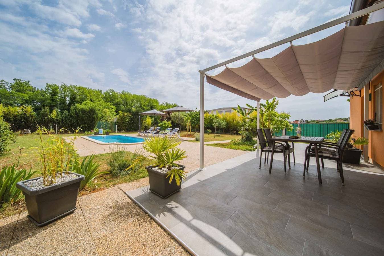 Foto 8 von 36: Villa mit Pool ruhig gelegen