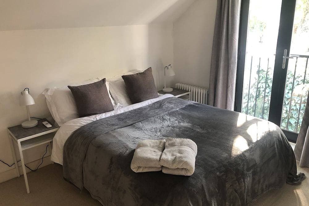 Foto 5 von 29: Unique open plan house in central Windsor pet friendly + parking