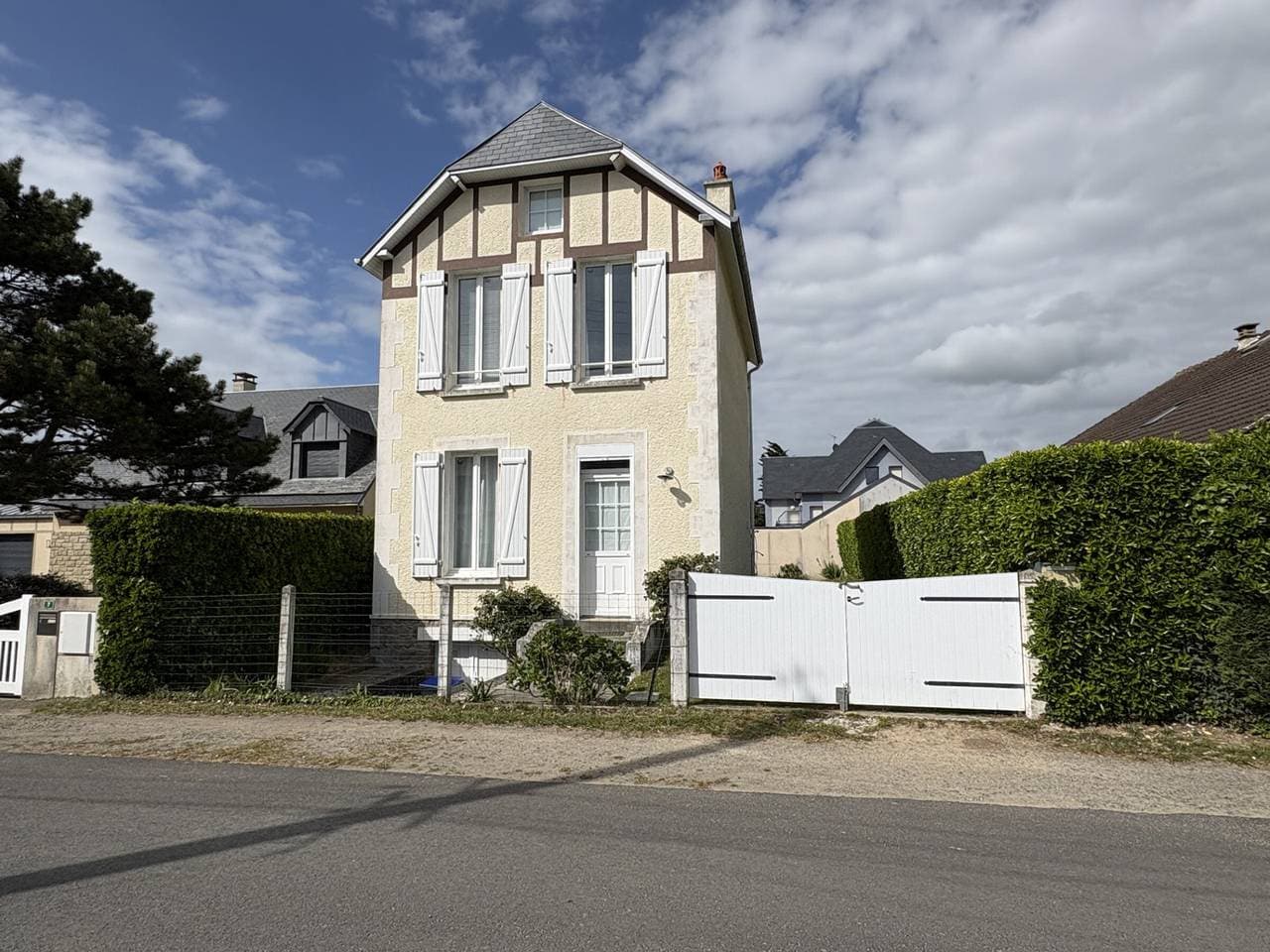 Ruhige Villa mit Garten, 200m vom Strand, Nähe zu Geschäften 1