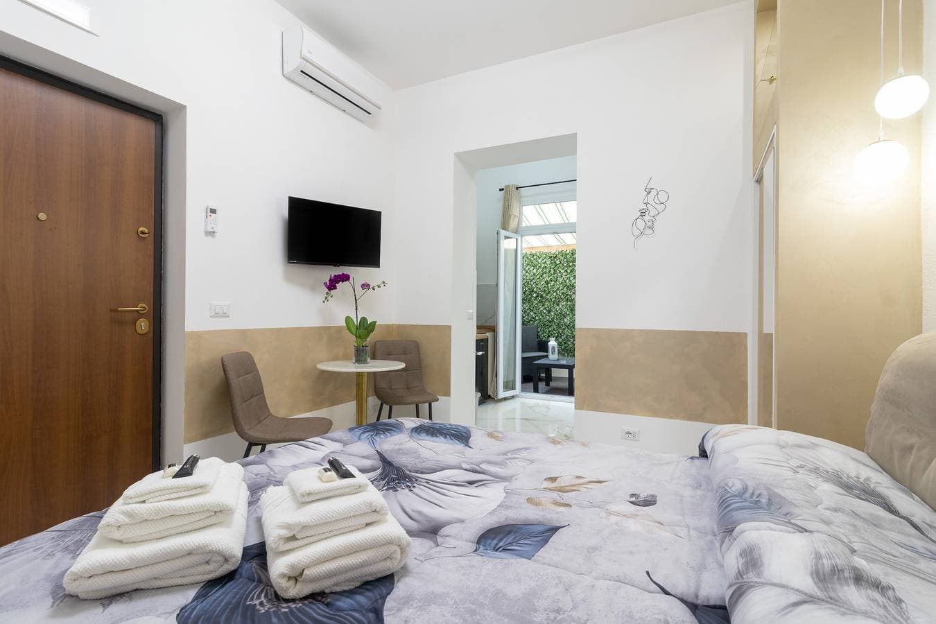 Foto 4 von 20: Einzimmerapartment 'Atlas' mit privater Terrasse, WLAN und Klimaanlage