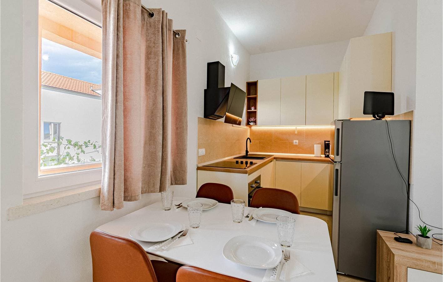 Foto 7 von 24: Gemütliche Ferienwohnung mit WLAN, Klimaanlage und Terrasse, 1,5 km vom Strand entfernt