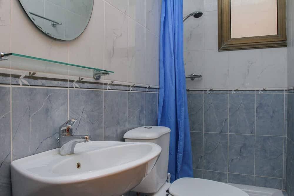 Foto 6 von 18: Herrliche Zwei Schlafzimmern und zwei Badezimmer Wohnung mit großem Pool