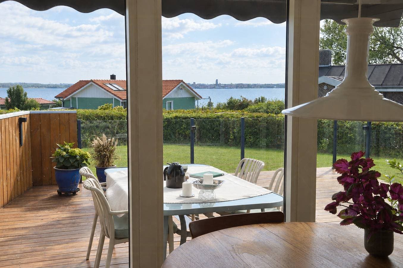 Ferienhaus mit Blick aufs Wasser in Grønsund 1