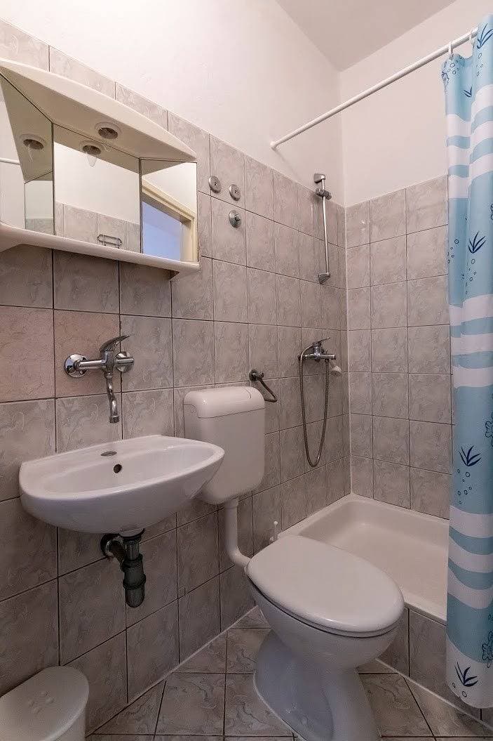 Foto 11 von 12: 2-Zimmer-Ferienwohnung mit Terrasse Zivogosce - Blato, Makarska A-24667-a