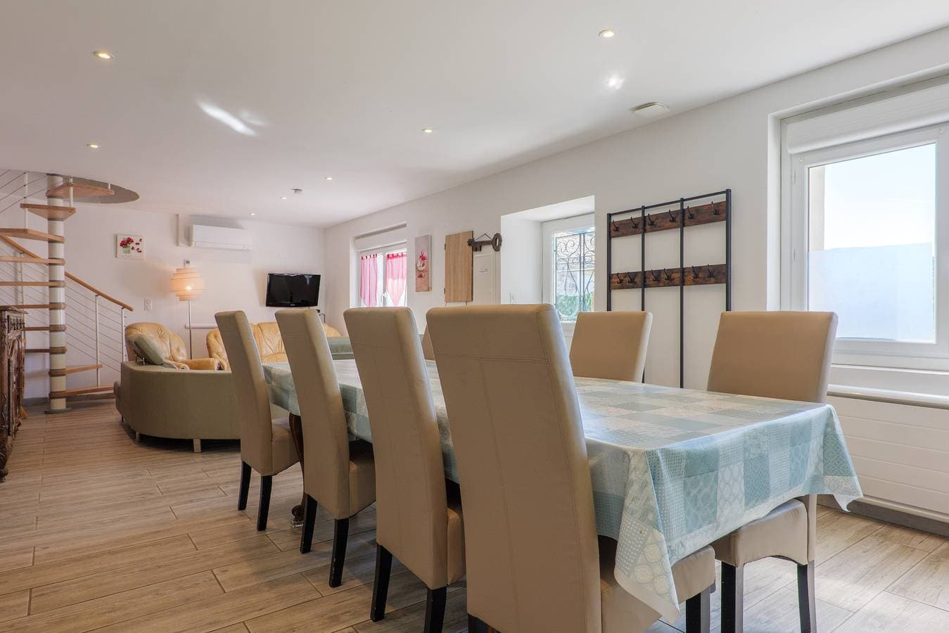 Foto 5 von 32: Villa „Gîte Le-joie“ mit Gemeinschaftspool, WLAN und Klimaanlage
