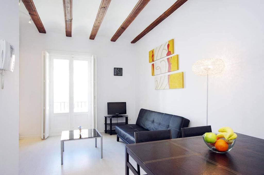 Reizendes Apartment mit einem Schlafzimmer, Balkon und Aussicht in Valencia 1