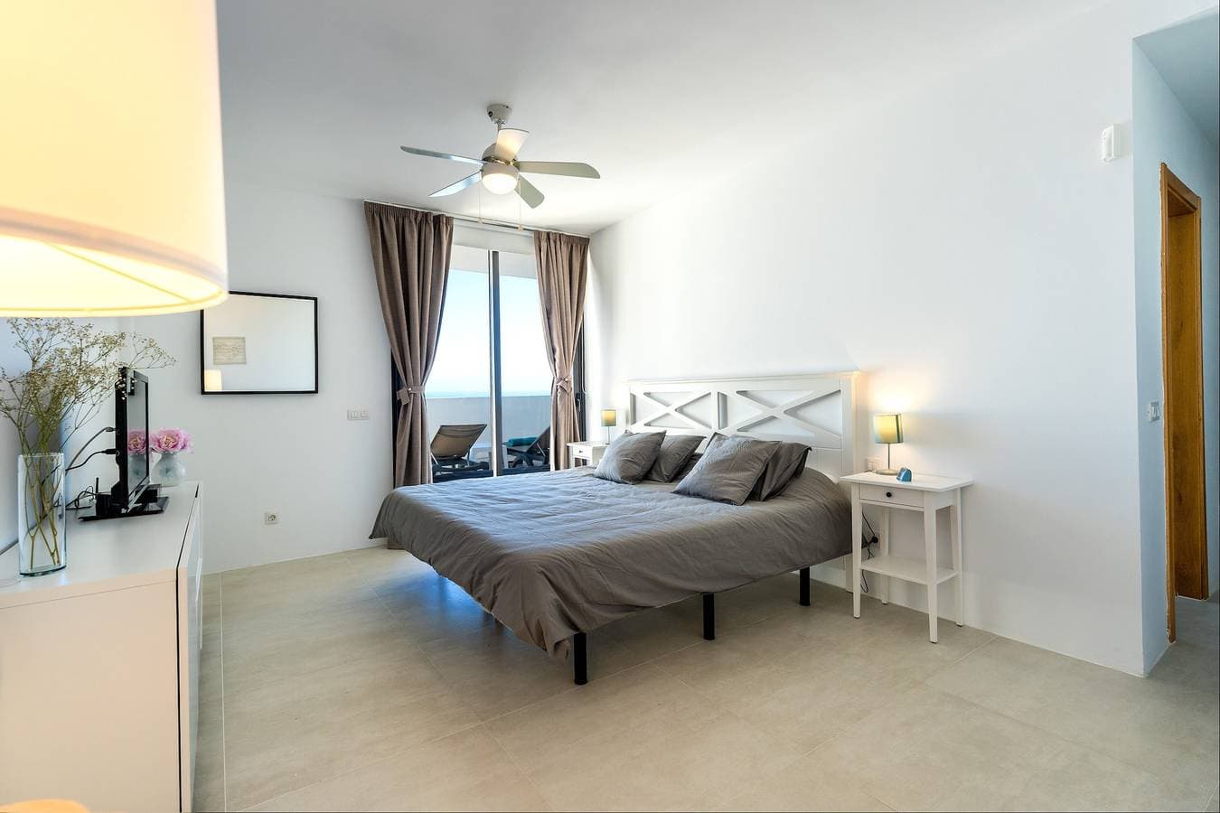 Foto 11 von 29: Villa "Prismar" in Meeresnähe mit Meerblick, Blick auf El Teide, Pool, WLAN & Terrassen