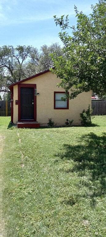 Foto 9 von 12: Spend the night in this blast-from-the past 1930's Shot Gun House