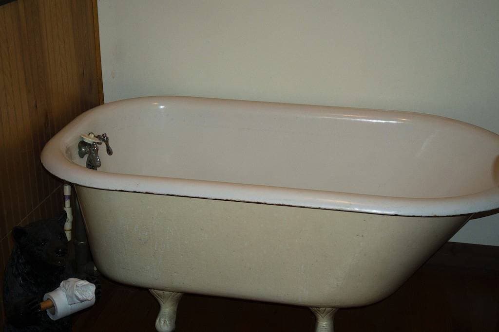 Foto 10 von 32: Dog Friendly, Polar Express, Hot tub, babbling creek