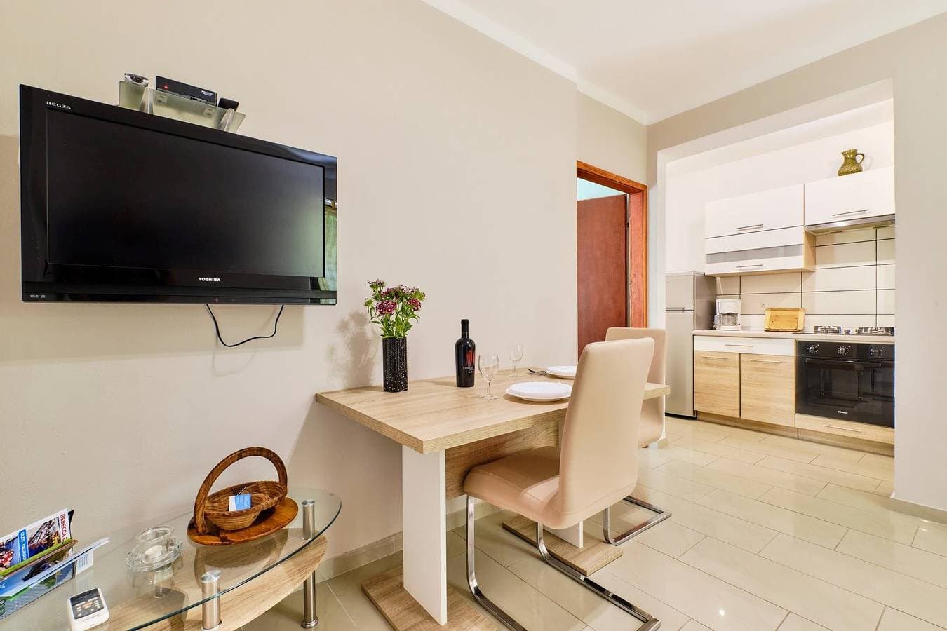 Foto 7 von 16: Das Apartment Ady 2 befindet sich im Erdgeschoss in Mali Losinj. Es ist möglich, 2 Personen unterzubringen. Es liegt in der Nähe des Strandes in der Gegend von Zagazinjine, 450 m vom Zentrum entfernt.