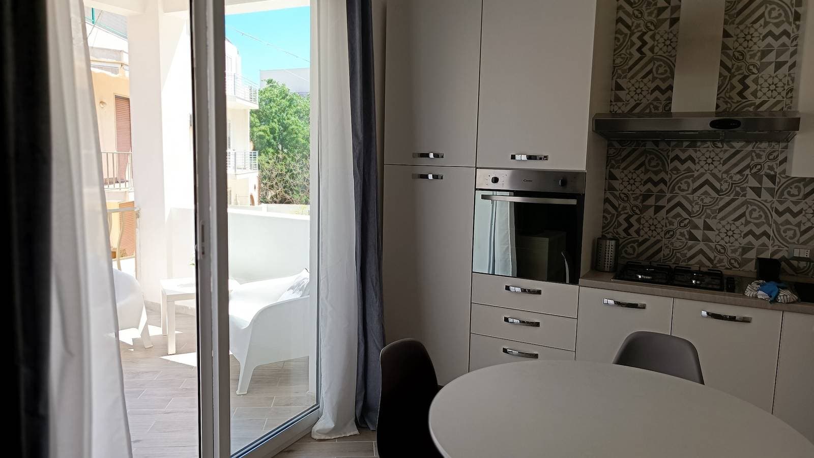 Foto 3 von 27: Ferienwohnung 'Attico' mit Meerblick, Wi-Fi und Klimaanlage