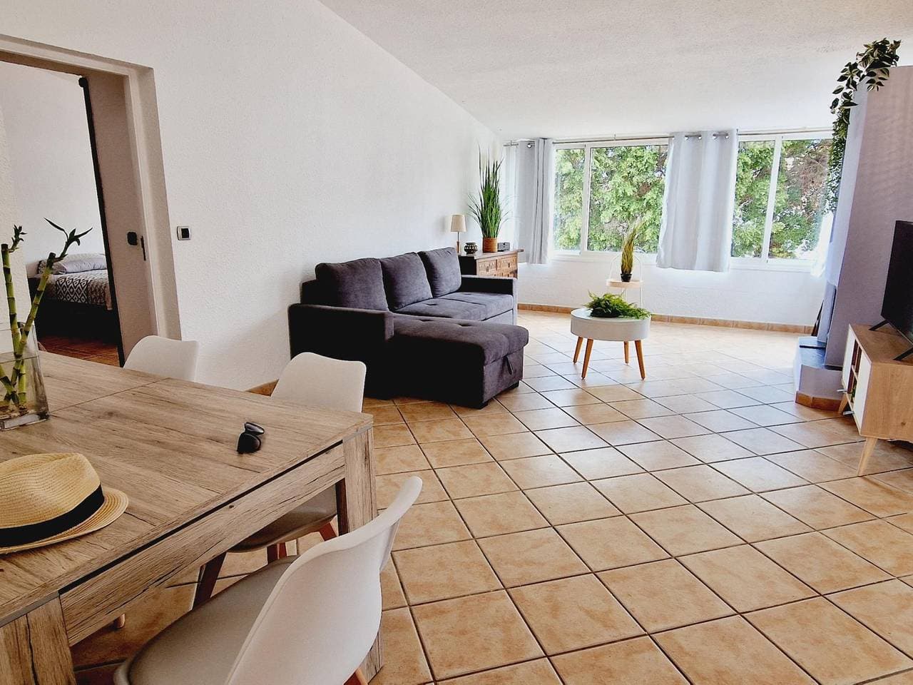Foto 11 von 25: Ferienwohnung für 6 Personen mit Terrasse