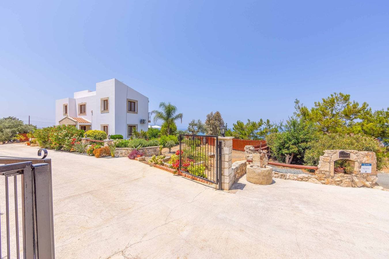 Foto 13 von 45: Villa für 8 Personen mit Balkon