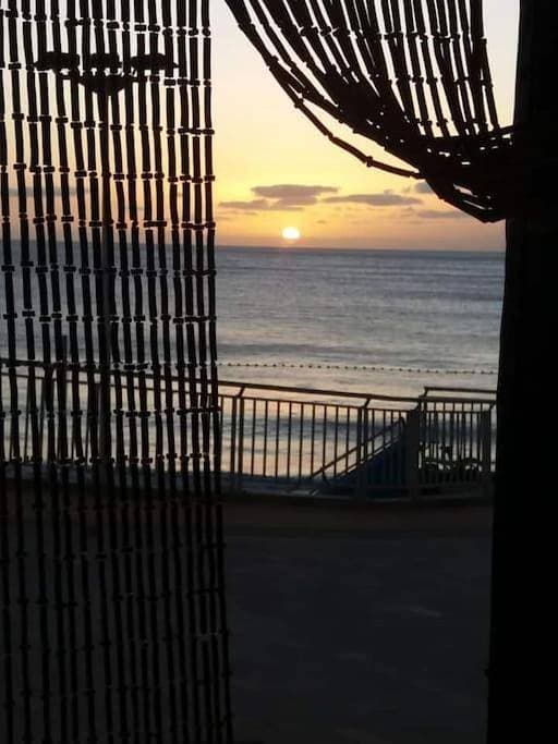 Casa cueva primera línea de playa en Sardina 1