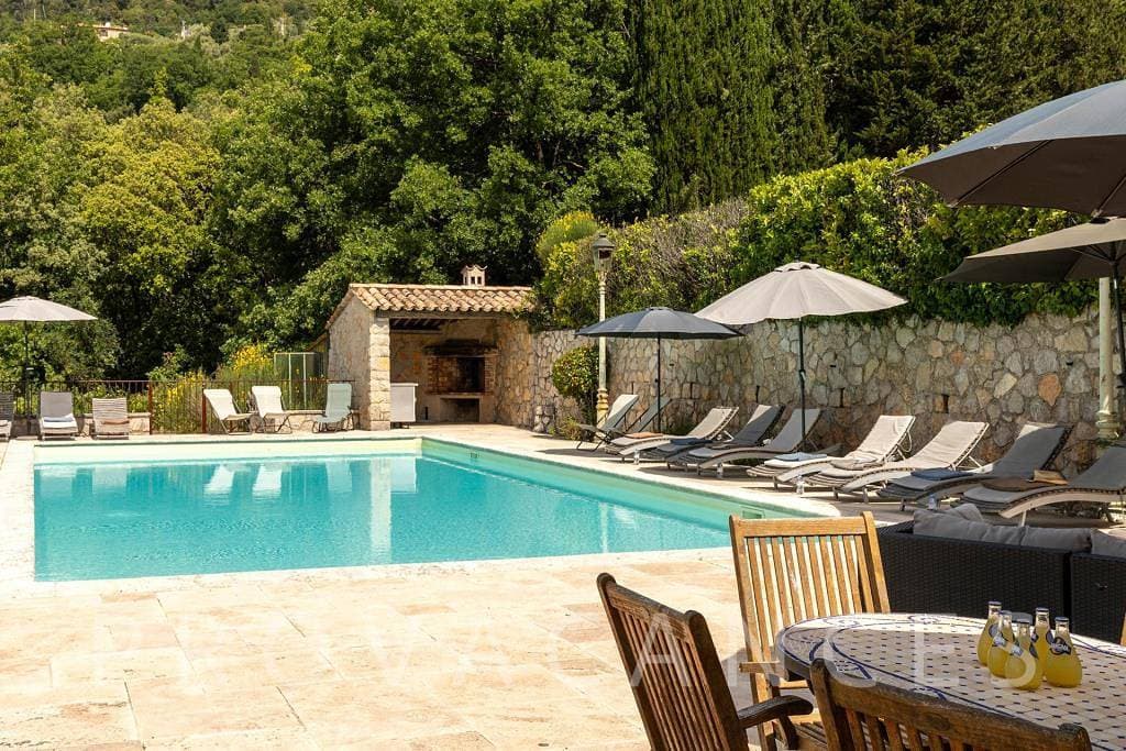 Foto 8 von 84: Großes Ferienhaus mit Pool in Cabris - Grasse