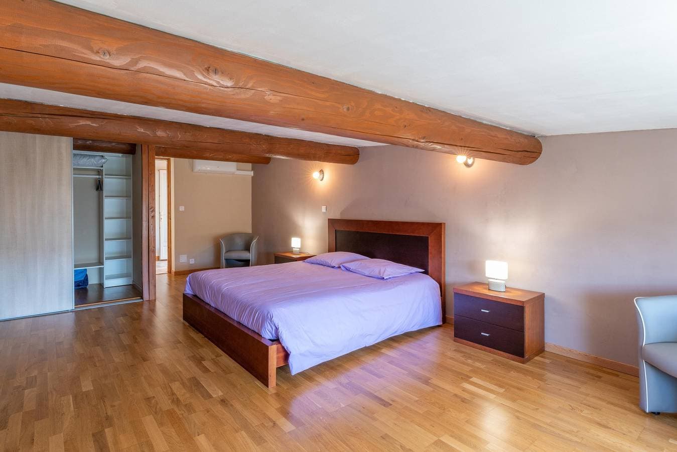 Foto 6 von 26: Ferienhaus „Villa du Soleil Levant“ mit Bergblick, WLAN & Klimaanlage