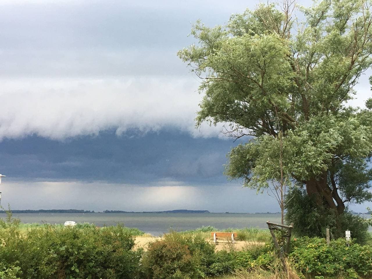 Foto 8 von 22: Fewo " Strandhaus Wiek " direkt am Wasser mit herrlichen Weitblick