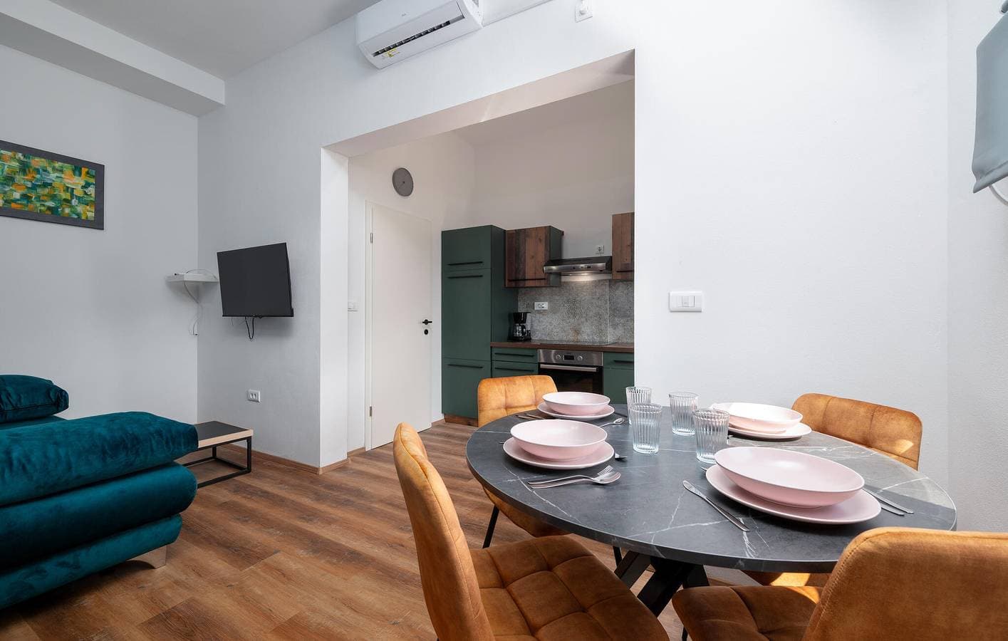 Foto 4 von 24: Charmante Ferienwohnung mit Pool und Parkplatz in Galizana, 400 m vom Stadtzentrum entfernt