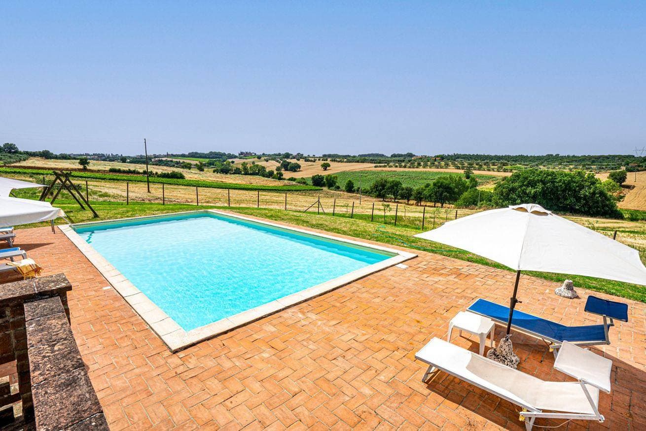 Foto 4 von 26: Ferienwohnung für 4 Personen mit Pool