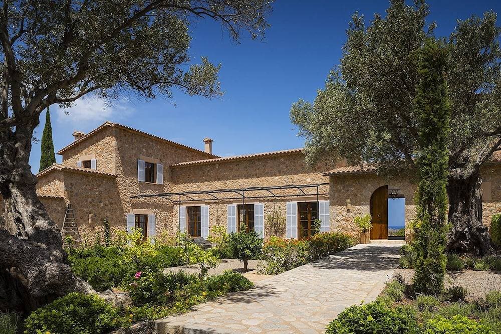 Villa Sa Terra Rotja  by Fantasia Villas 1