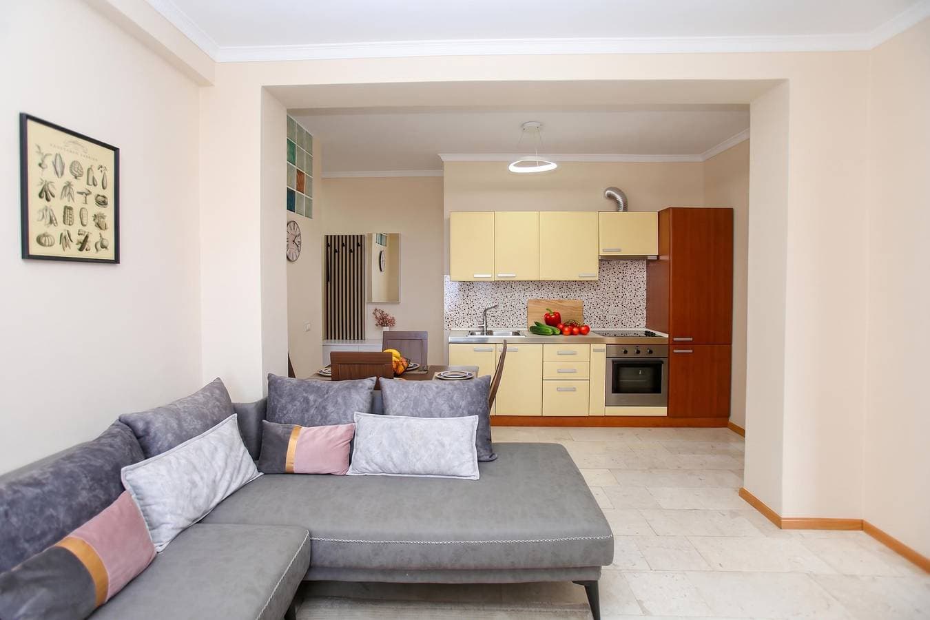 Foto 13 von 21: Vlora Sunset Apartment /w Balcony & Sea View