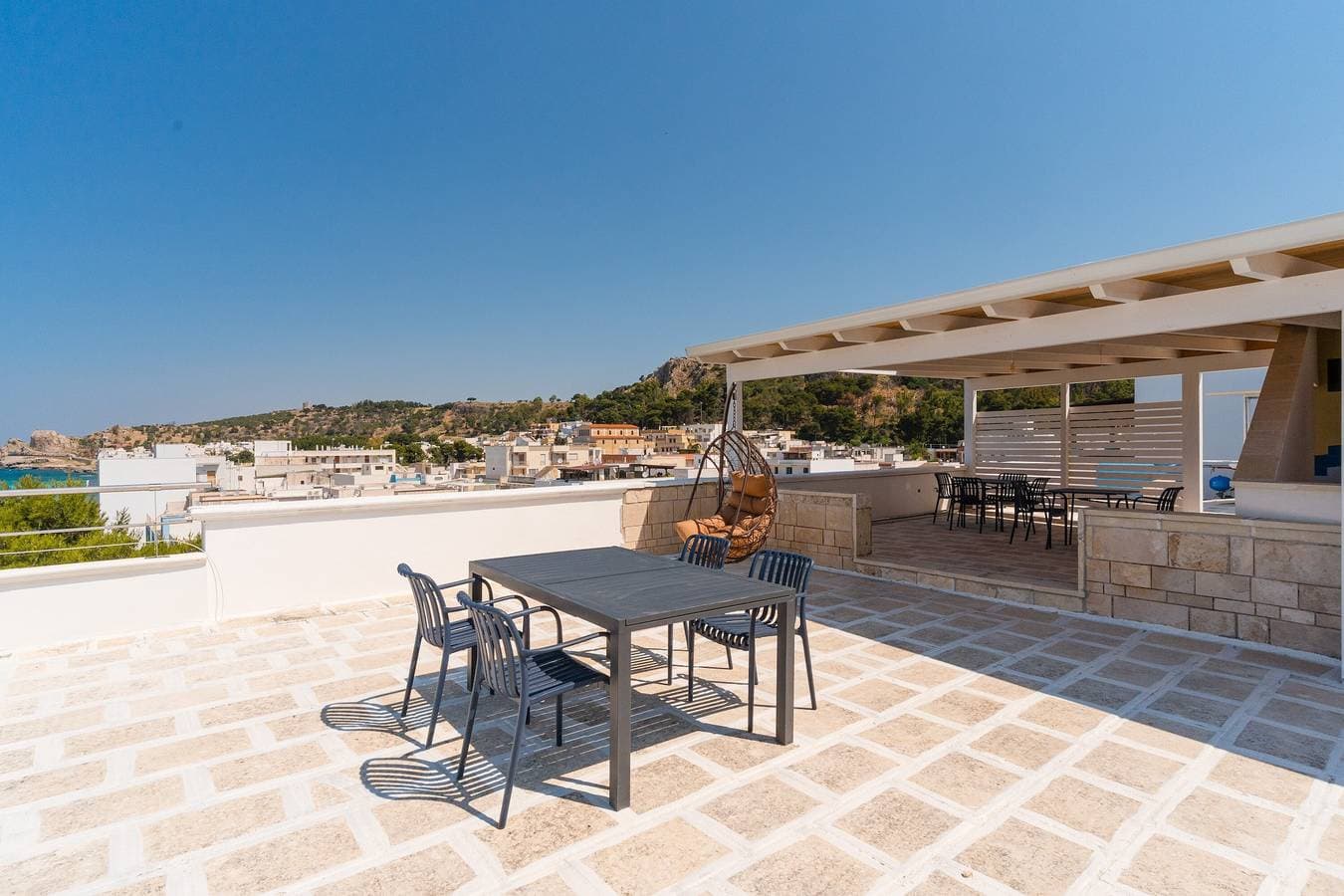 Foto 7 von 33: Apartment 'Best Sunset - Smeraldo' mit Bergblick, WLAN und Klimaanlage