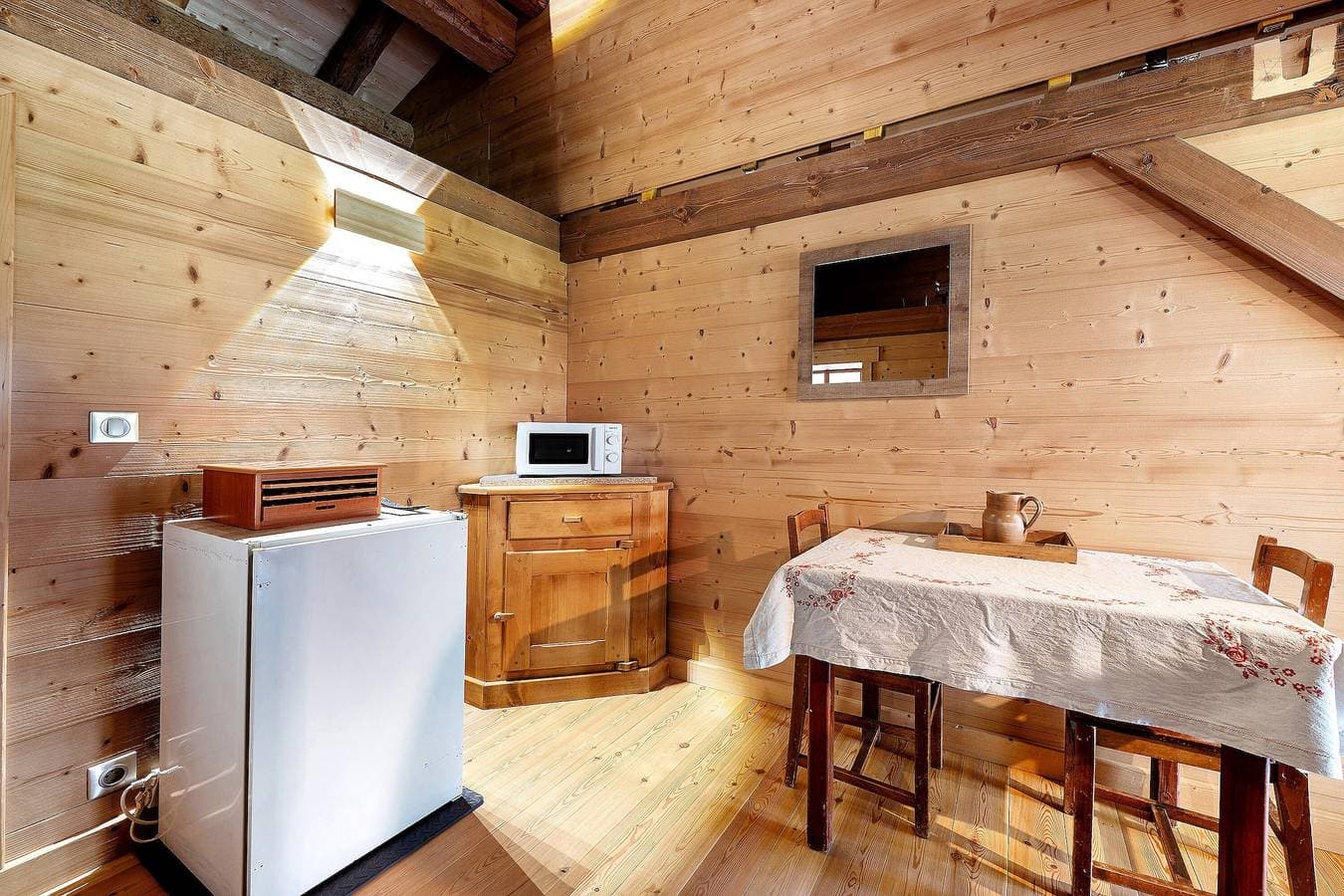 Foto 5 von 24: Gästezimmer im Chalet mit Bergblick, privater Terrasse und Garten