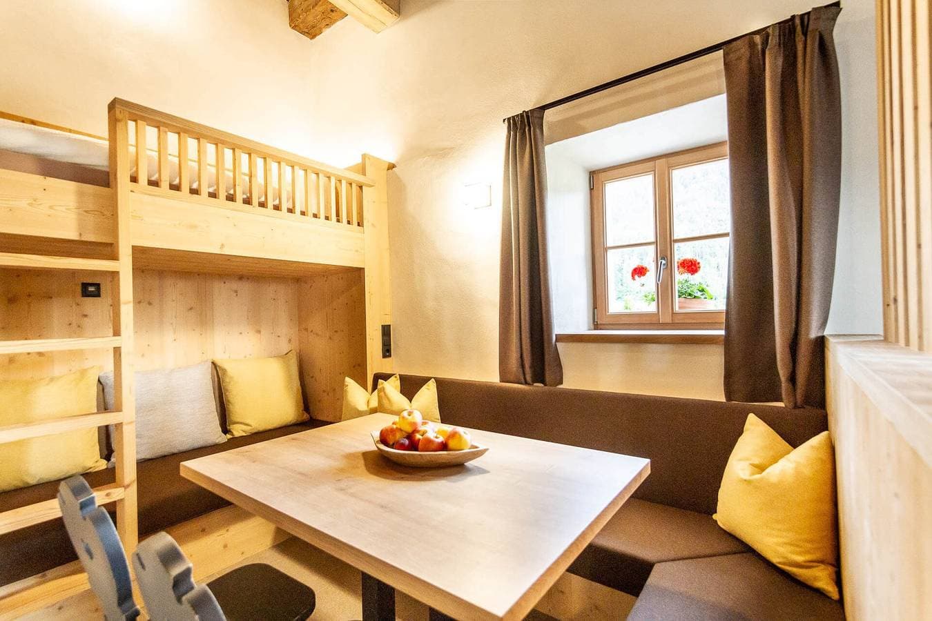 Foto 3 von 11: Ferienwohnung "Daimlhof Ferienwohnung Schlernstein" mit Bergblick, Garten, Balkon und WLAN