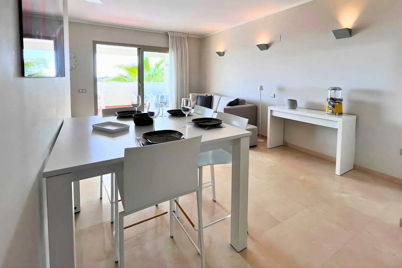 Foto 9 von 63: Ferienwohnung für 4 Personen mit Pool