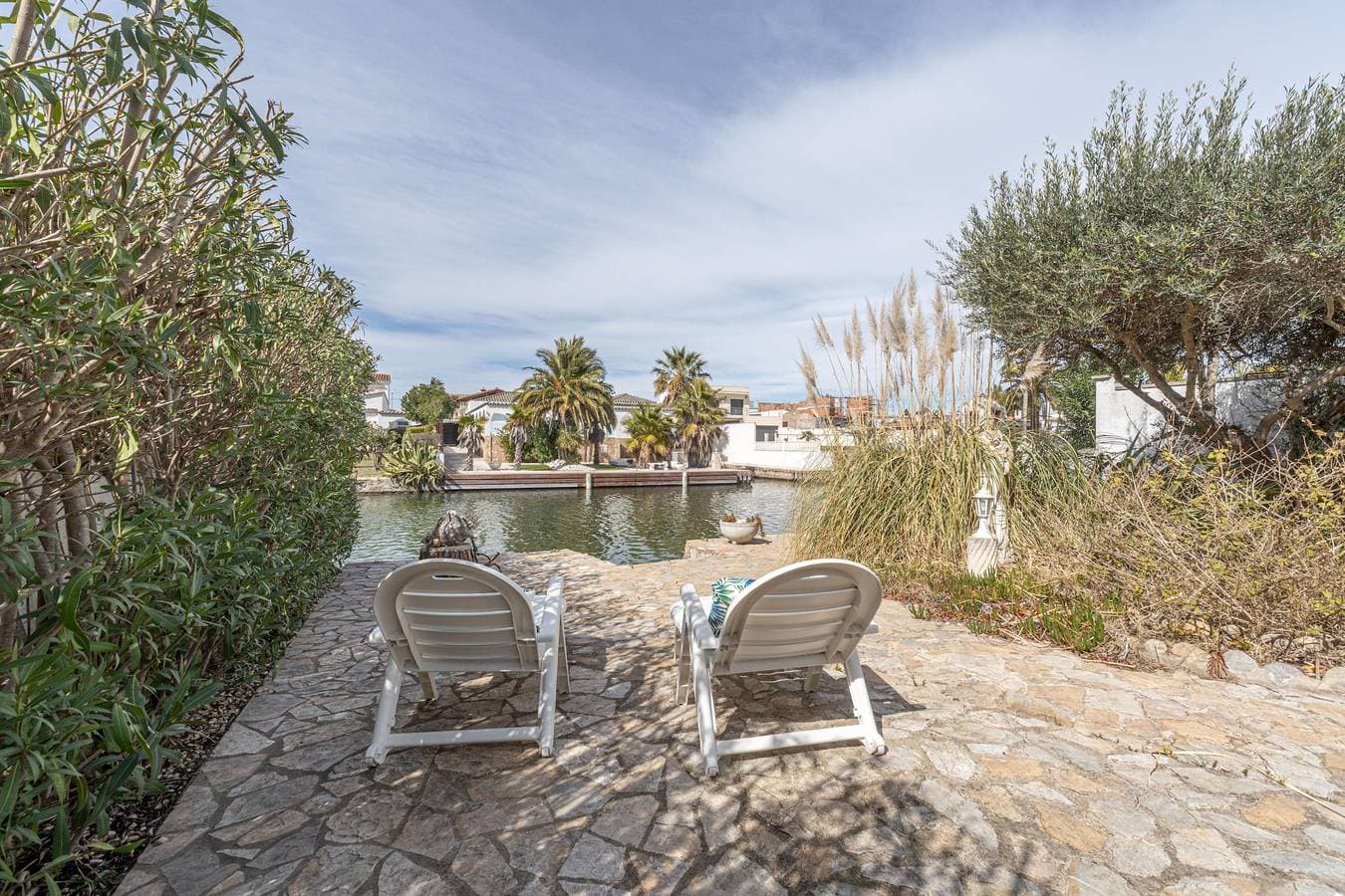 Foto 7 von 41: Moderne Villa mit zwei Schlafzimmern und 12,5m Liegeplatz im Ebro-Sektor