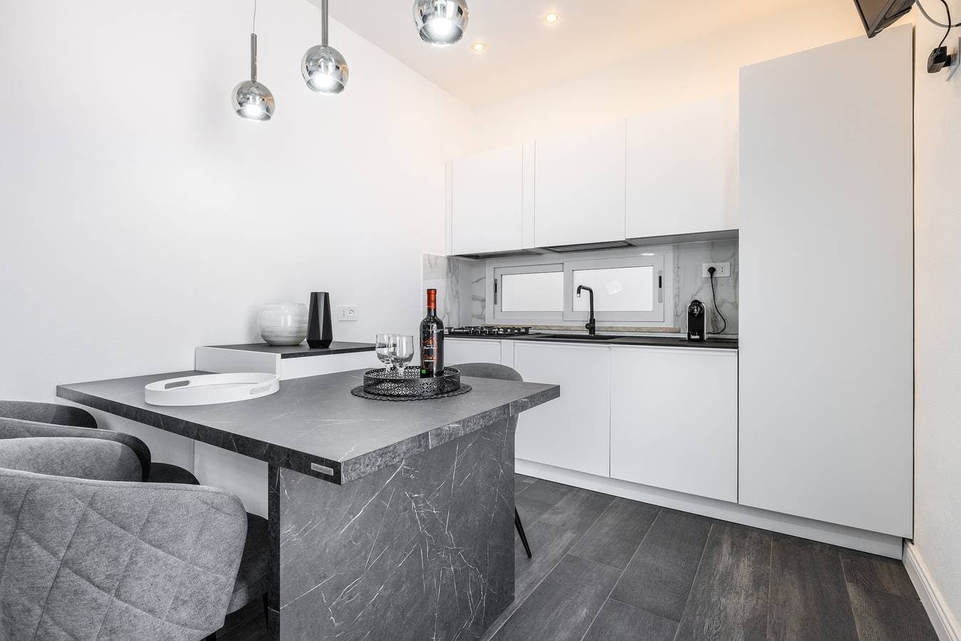 Foto 8 von 25: Apartment 'Black E White' mit WLAN und Klimaanlage