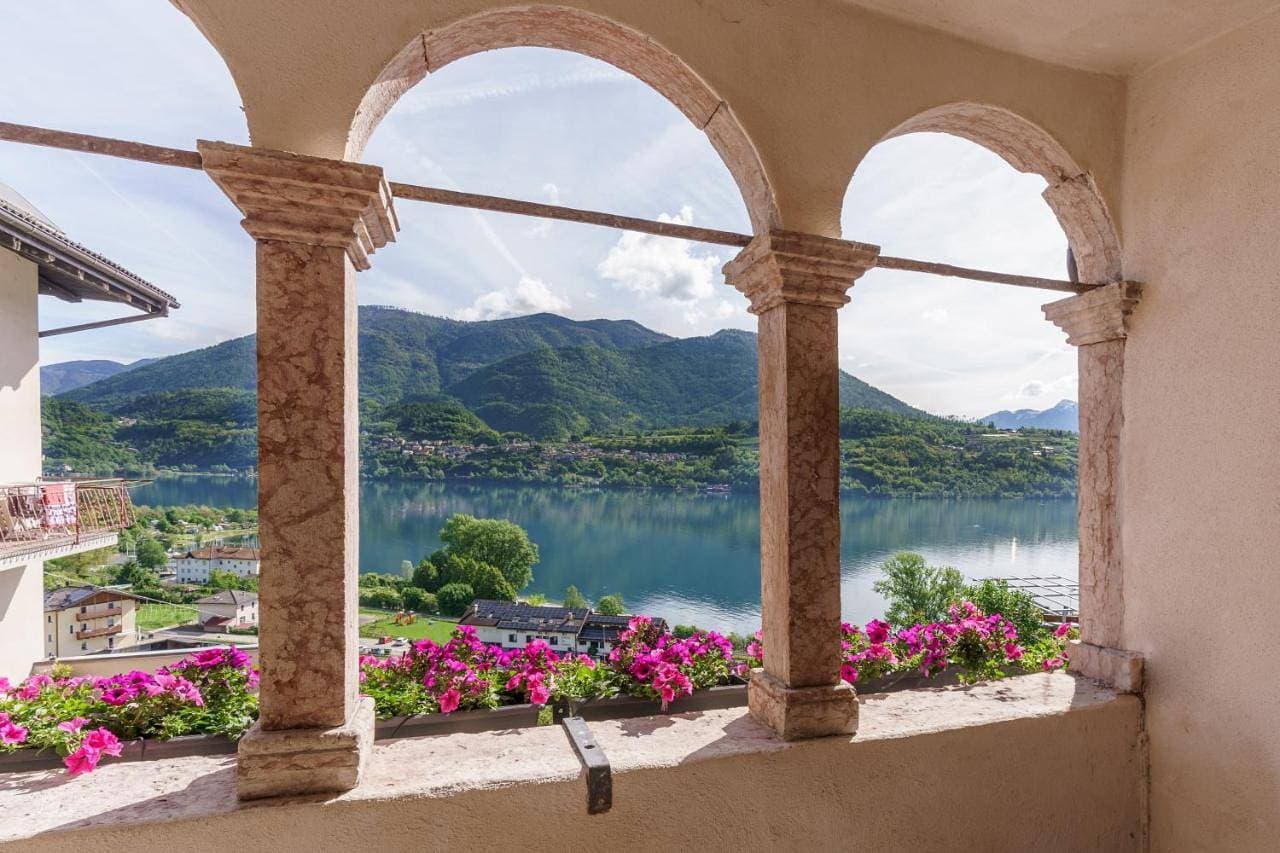 Foto 5 von 23: One-Bedroom Apartment with Lake View