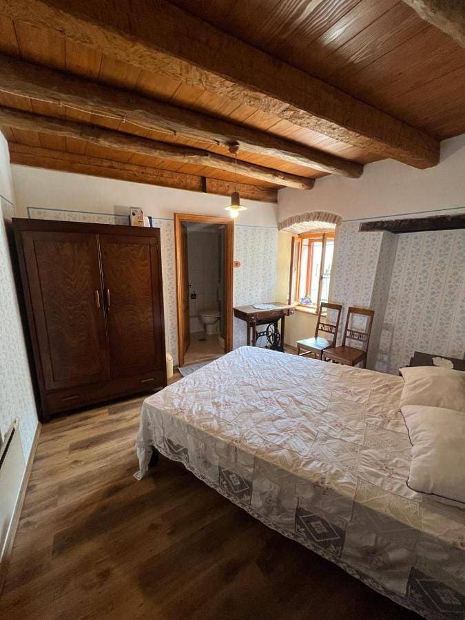 Foto 3 von 5: Double Room with Private Bathroom