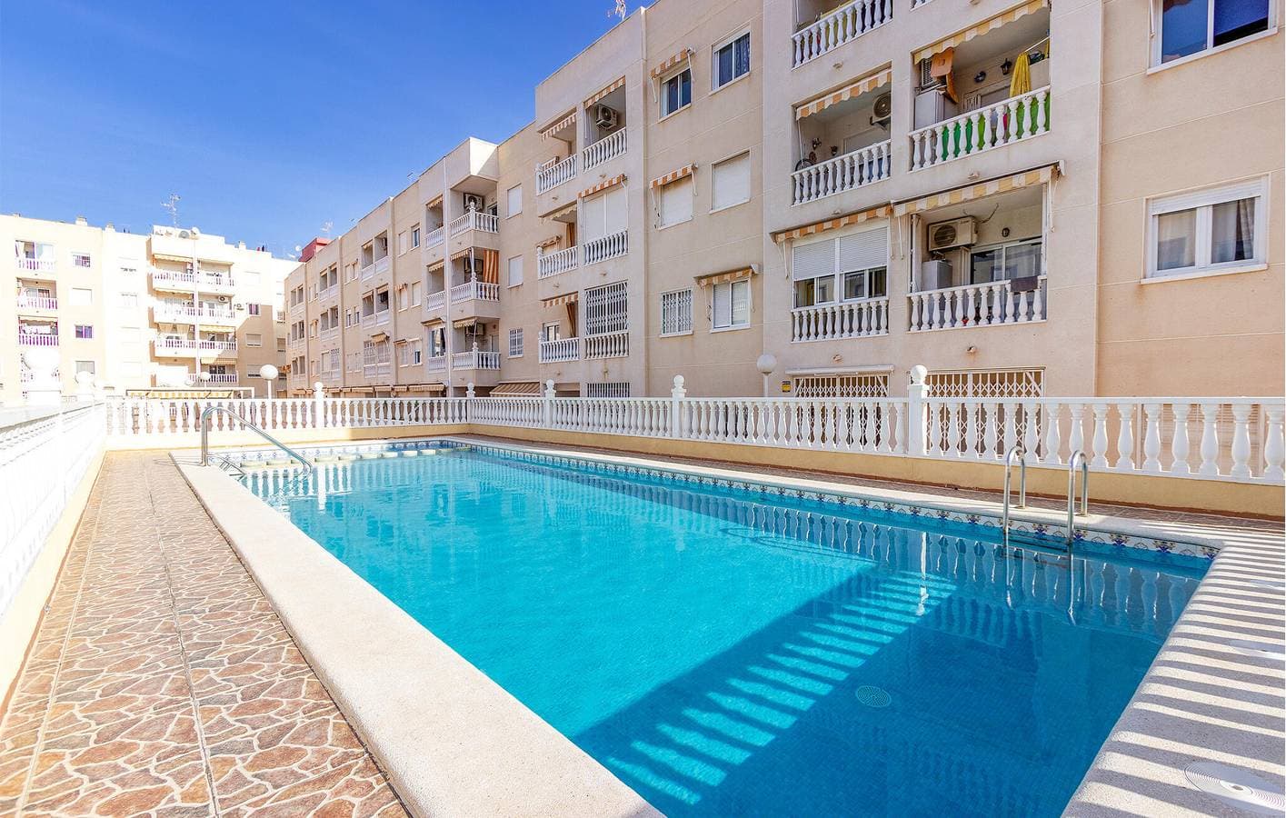 Gemütliches Apartment mit Pool, Terrasse und Meerblick 1