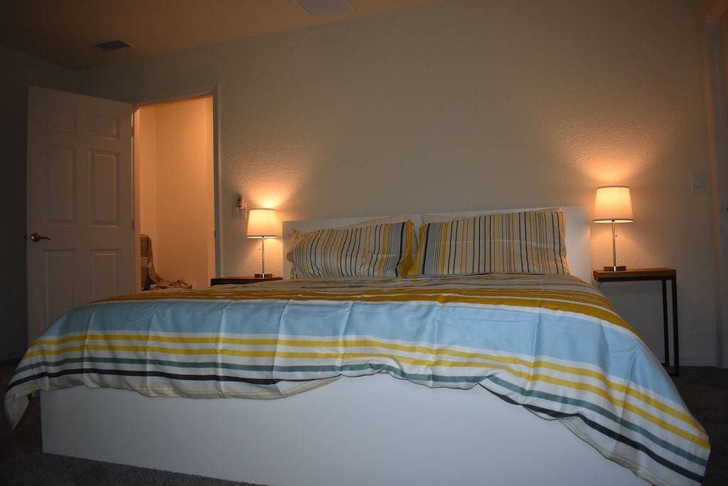 Foto 9 von 44: Ganz neu (November 2017) 3 Br, 2. 5 Ba Duplex Villa am Fluss Homosassa (160)