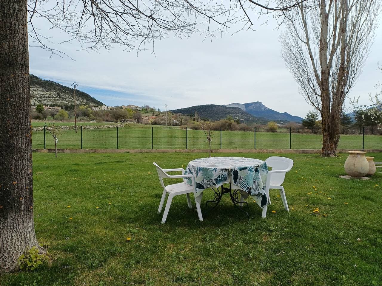 Foto 10 von 45: Villa La Myreclose mit Bergblick, privater Terrasse und WLAN