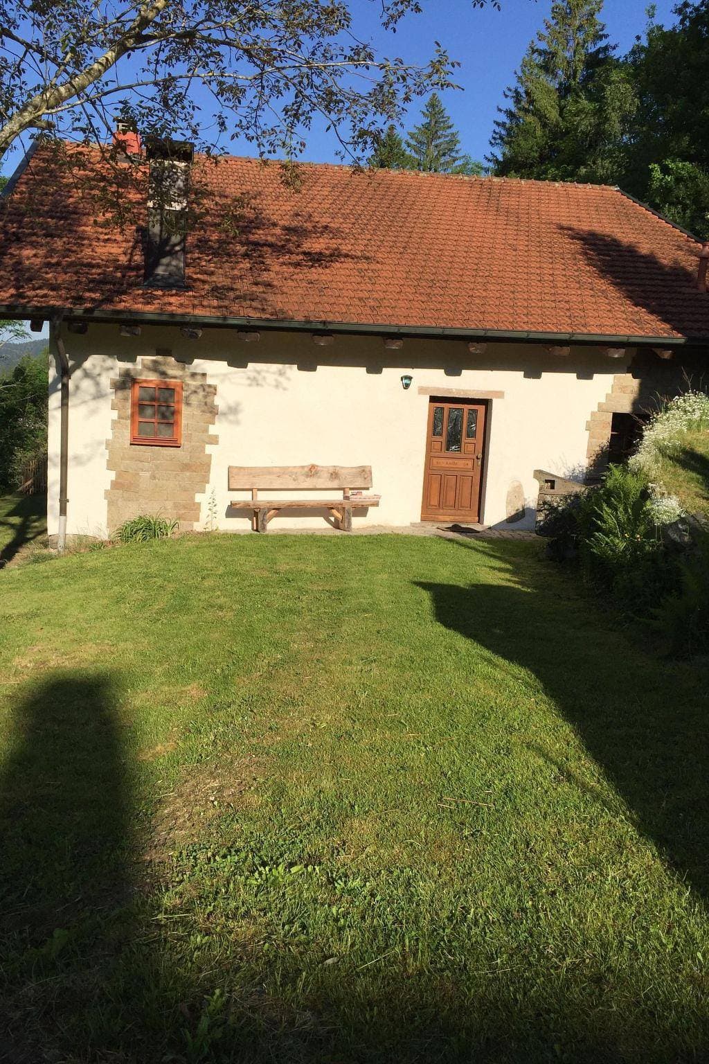 Foto 4 von 25: Mit viel Platz, Charme und eingezäunten Garten