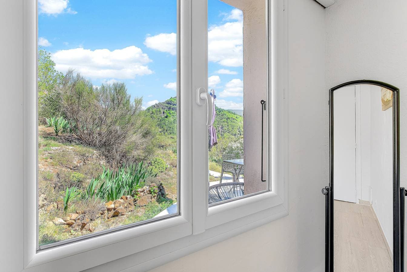 Foto 11 von 26: Ferienhaus 'Les Iris' mit Bergblick, privater Terrasse und WLAN