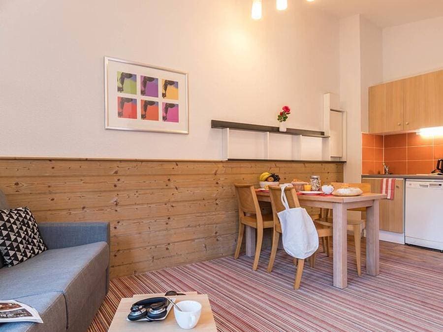 Foto 5 von 20: Pierre & Vacances Résidence Le Britania - Studio 4 personen - Studio-Balkon