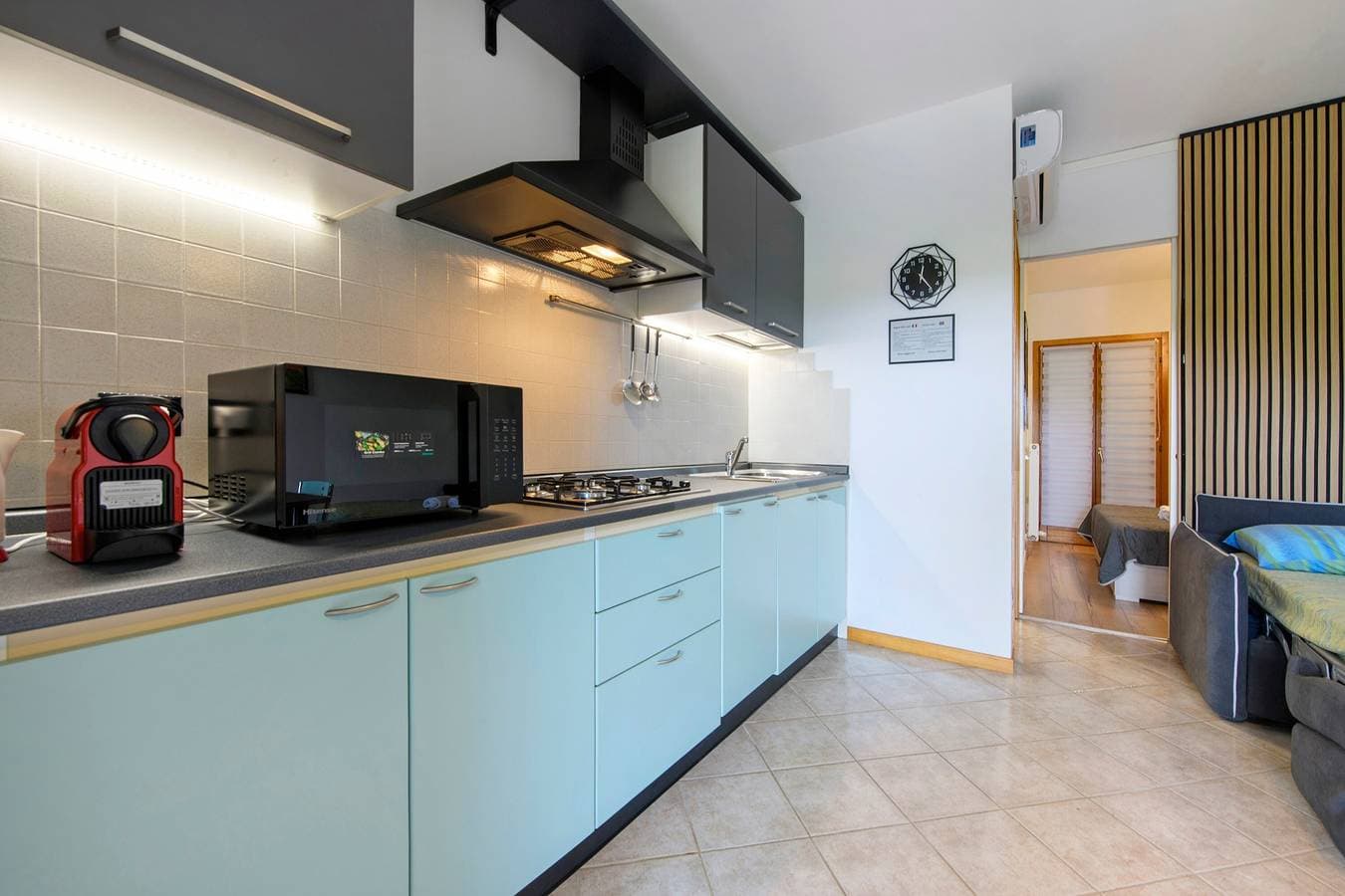 Foto 10 von 37: Apartment 'I Vigneti Del Garda' mit Gemeinschaftspool, WLAN und Klimaanlage