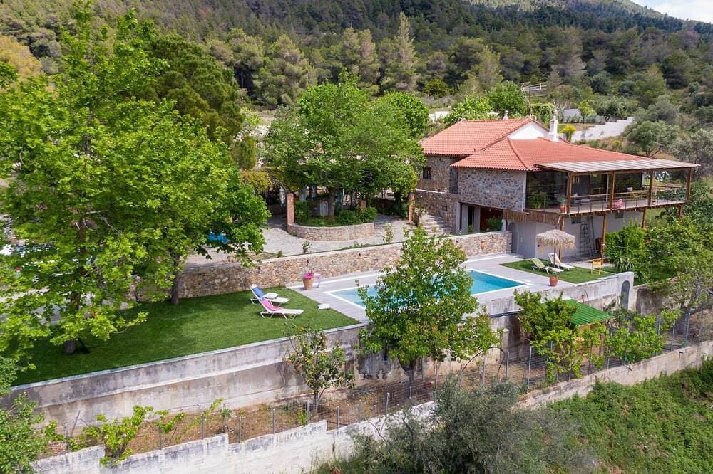 Calypso Villa With Jacuzzi Pool & Sea View 1